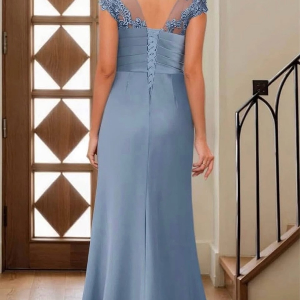 Elegant Blue Lace Evening Gown